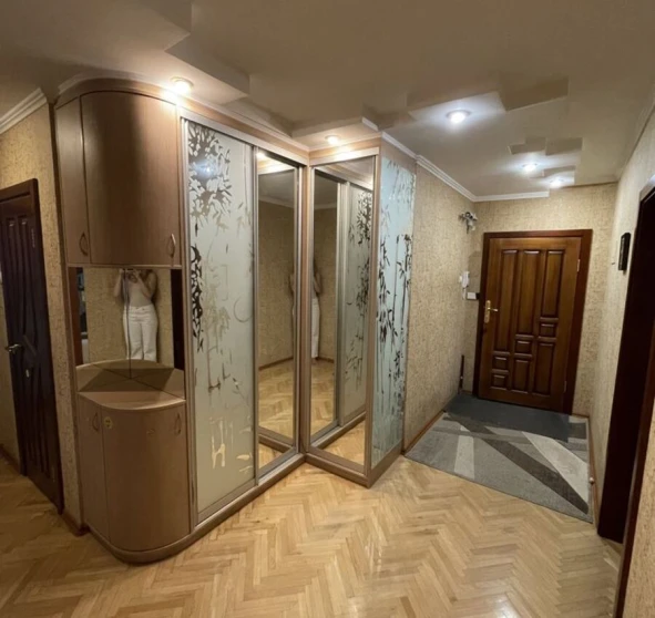 Фото 1. Трехкомнатная квартира, продажа. Киев Соломенский, Шулявская