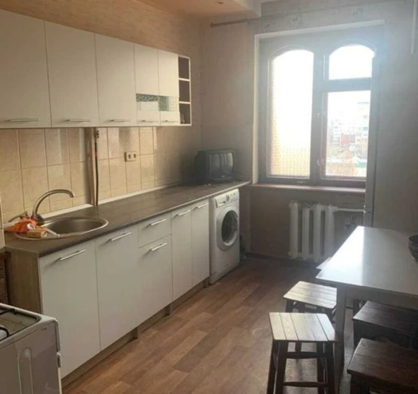 Foto 1. Tres Ambientes piso, para alquilar. Poltava Шевченковский (Октябрьский)