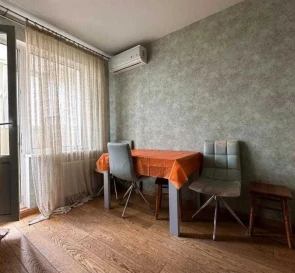 Foto 2. Tres Ambientes piso, en venta. Kyiv Голосеевский