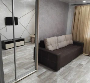 Foto 2. Monoambiente piso, para alquilar. Poltava