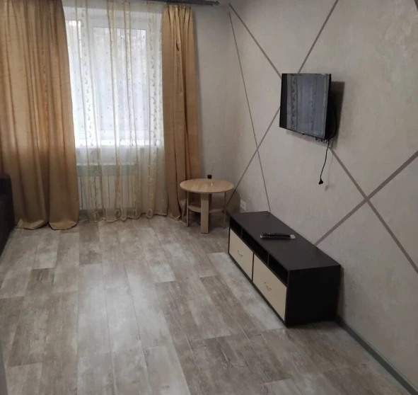 Foto 1. Monoambiente piso, para alquilar. Poltava