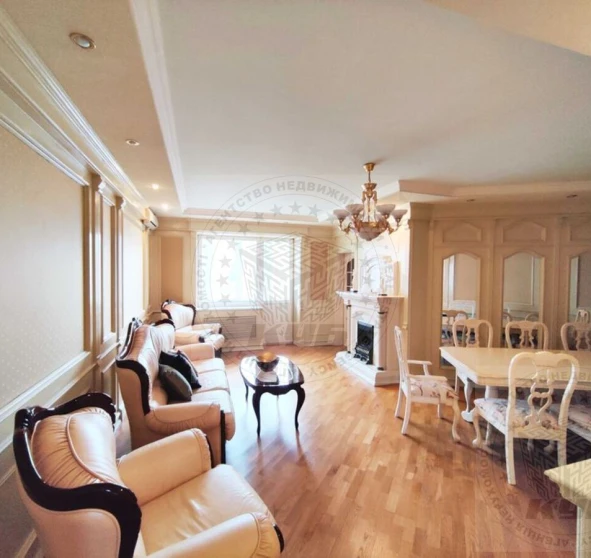 Photo 1. Four-Room flat, for sale. Kyiv , Maidan Nezalezhnosti