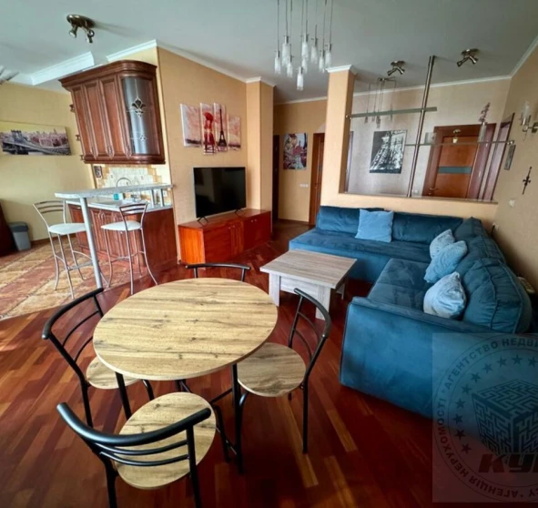 Foto 1. Dos Ambientes piso, en venta. Kyiv Подольский, Kontraktova ploshcha