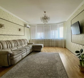 Фото 2. Двокімнатна квартира, оренда. Київ Дарницкий