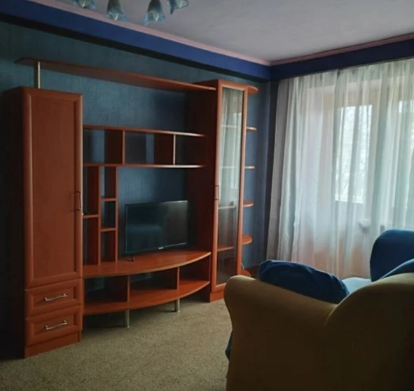 Photo 1. Three-Room flat, to rent. Poltava Шевченковский (Октябрьский)