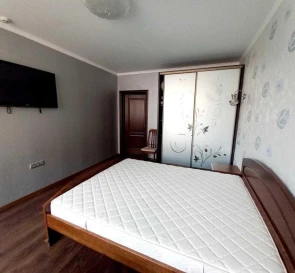 Foto 3. Tres Ambientes piso, para alquilar. Kyiv Дарницкий