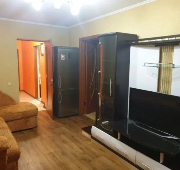 Foto 1. Tres Ambientes piso, para alquilar. Poltava Шевченковский (Октябрьский)