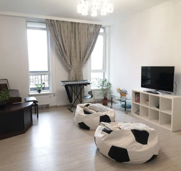 Photo 1. Four-Room flat, to rent. Kyiv Печерский , Zvyrynetska