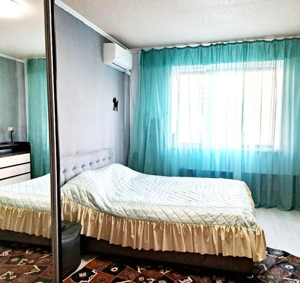 Fotografie 1. Trei Camere apartament, de vânzare. Kyiv Дарницкий район, Pozniaky