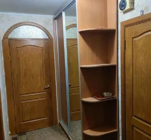Foto 2. Dos Ambientes piso, en venta. Kyiv Дарницкий район, Vyrlytsia