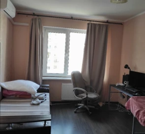 Foto 3. Monoambiente piso, en venta. Kyiv Дарницкий район, Pozniaky