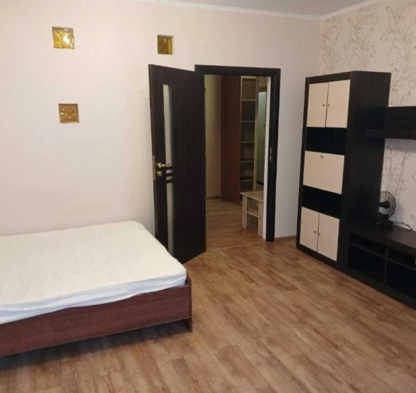 Foto 1. Dos Ambientes piso, en venta. Kyiv Дарницкий район, Osokorky