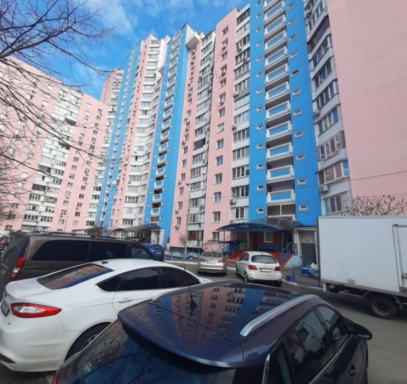 Фото 1. Трикімнатна квартира, продаж. Київ Деснянський