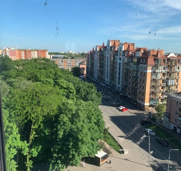 Фото 1. Четырехкомнатная квартира, продаж. Полтава Шевченковский (Октябрьский)