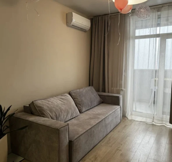 Photo 1. One-Room flat, for sale. Kyiv Голосеевский, Vystavkovyi tsentr