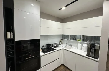 Foto Tres Ambientes piso, en venta. Sofiivska Borshchahivka