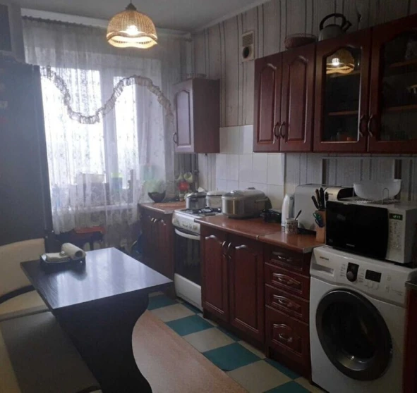 Foto 1. Tres Ambientes piso, en venta. Poltava Киевский