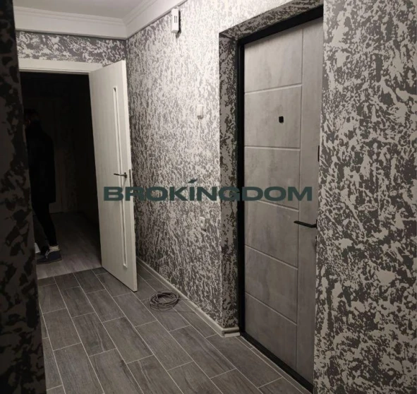 Foto 1. Tres Ambientes piso, en venta. Sofiivska Borshchahivka