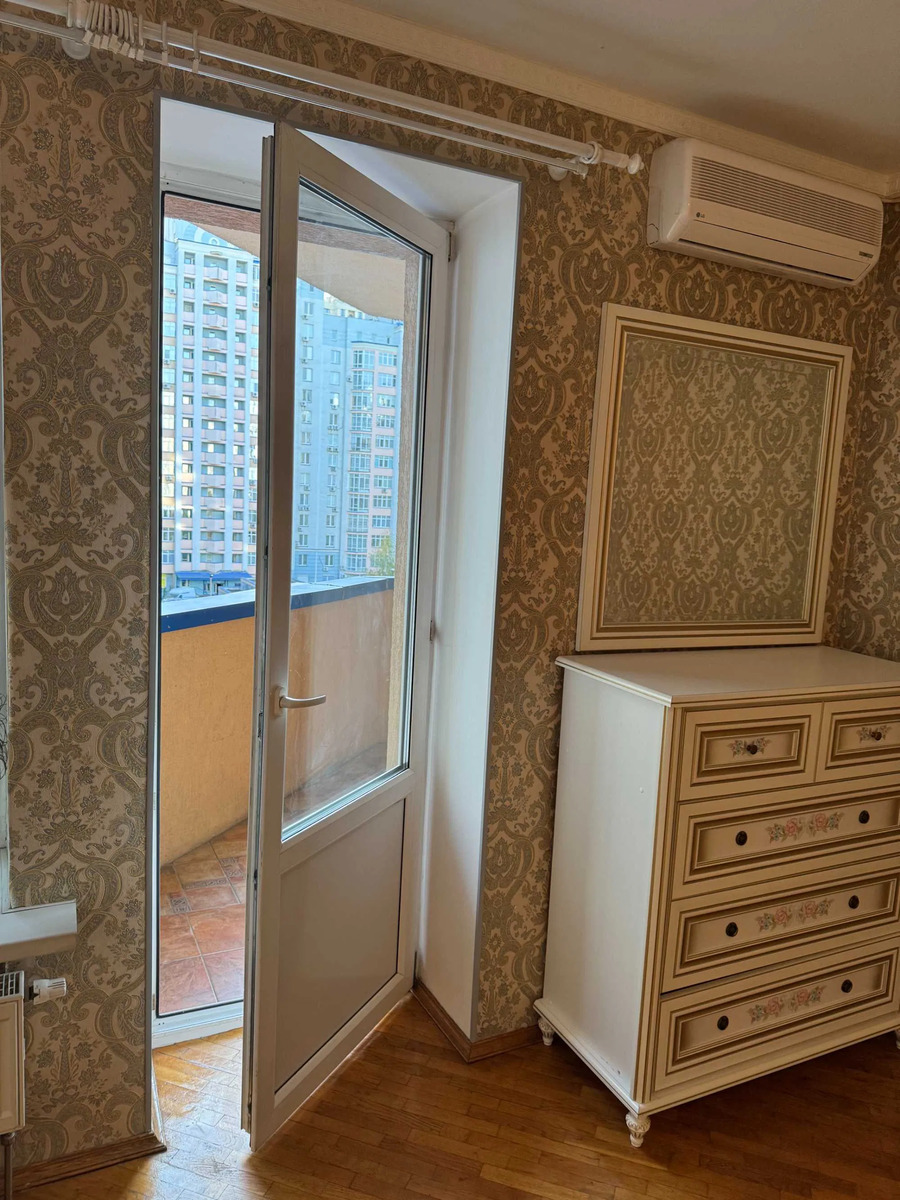 Photo One-Room flat, for sale. Kyiv Голосеевский, Iprodrom