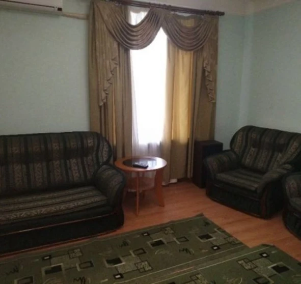 Fotografie 1. Trei Camere apartament, de închiriat. Poltava Шевченковский (Октябрьский)