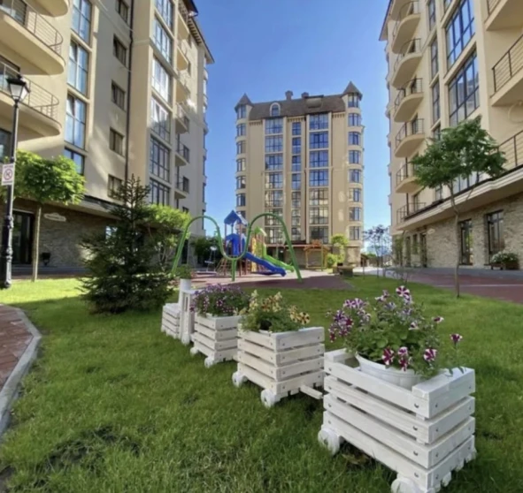 Фото 1. Двокімнатна квартира, продаж. Чабани