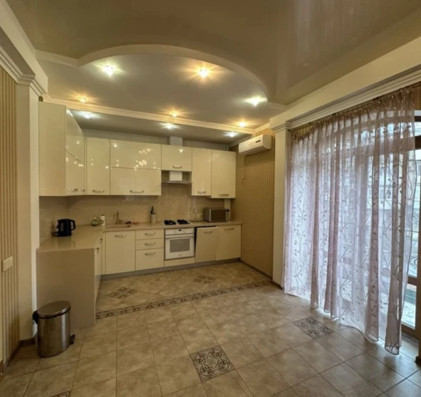 Photo 1. Three-Room flat, to rent. Poltava Шевченковский (Октябрьский)