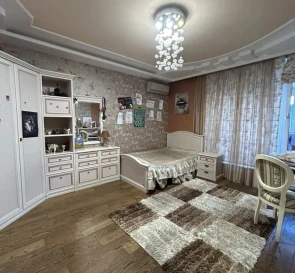 Фото 2. Четырехкомнатная квартира, продаж. Київ Голосеевский