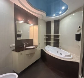 Фото 4. Четырехкомнатная квартира, продаж. Київ Голосеевский