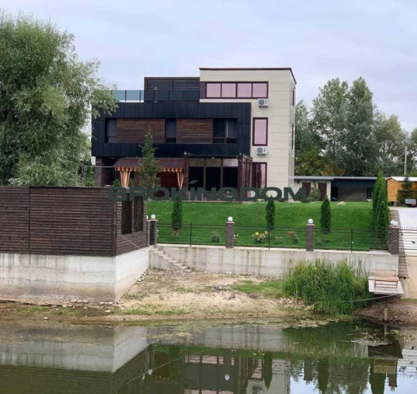 Foto 1. Casa, en venta. Pukhivka