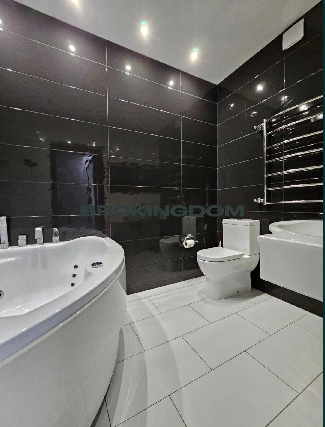 Photo Three-Room flat, for sale. Kyiv Дарницкий