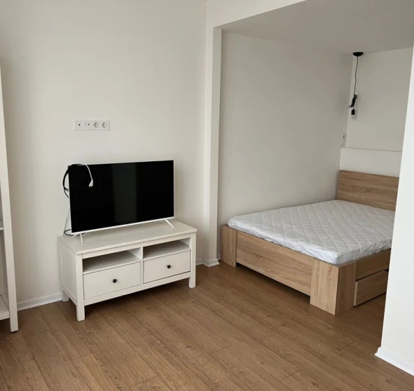 Photo 1. One-Room flat, for sale. Kyiv Дарницкий район, Vyrlytsia