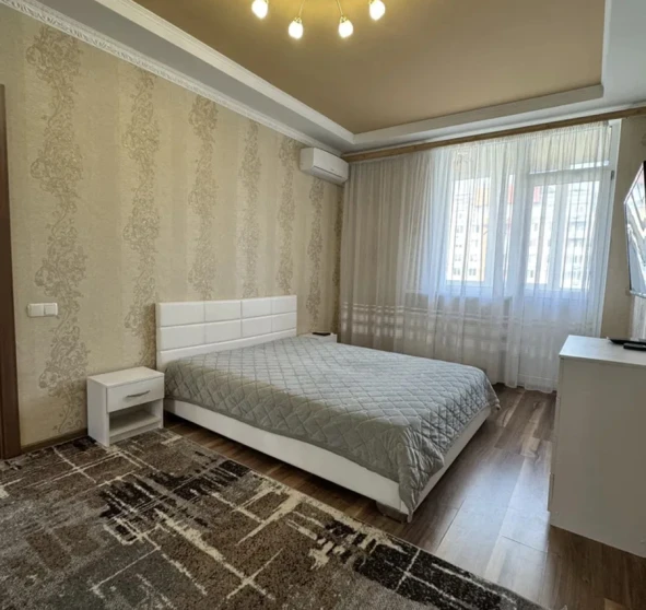 Photo 1. One-Room flat, for sale. Kyiv Голосеевский, Vystavkovyi tsentr