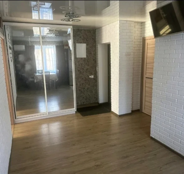 Foto 1. Tres Ambientes piso, en venta. Poltava Подольский
