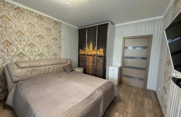 Фото Трикімнатна квартира, оренда. Київ Дарницкий