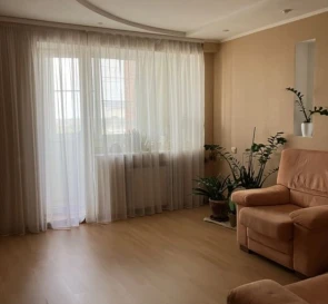 Foto 2. Tres Ambientes piso, en venta. Poltava Шевченковский (Октябрьский)