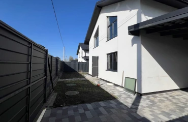 Photo House, for sale. Trebukhiv