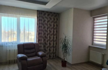 Foto Tres Ambientes piso, en venta. Kyiv Днепровский район, Darnytsia