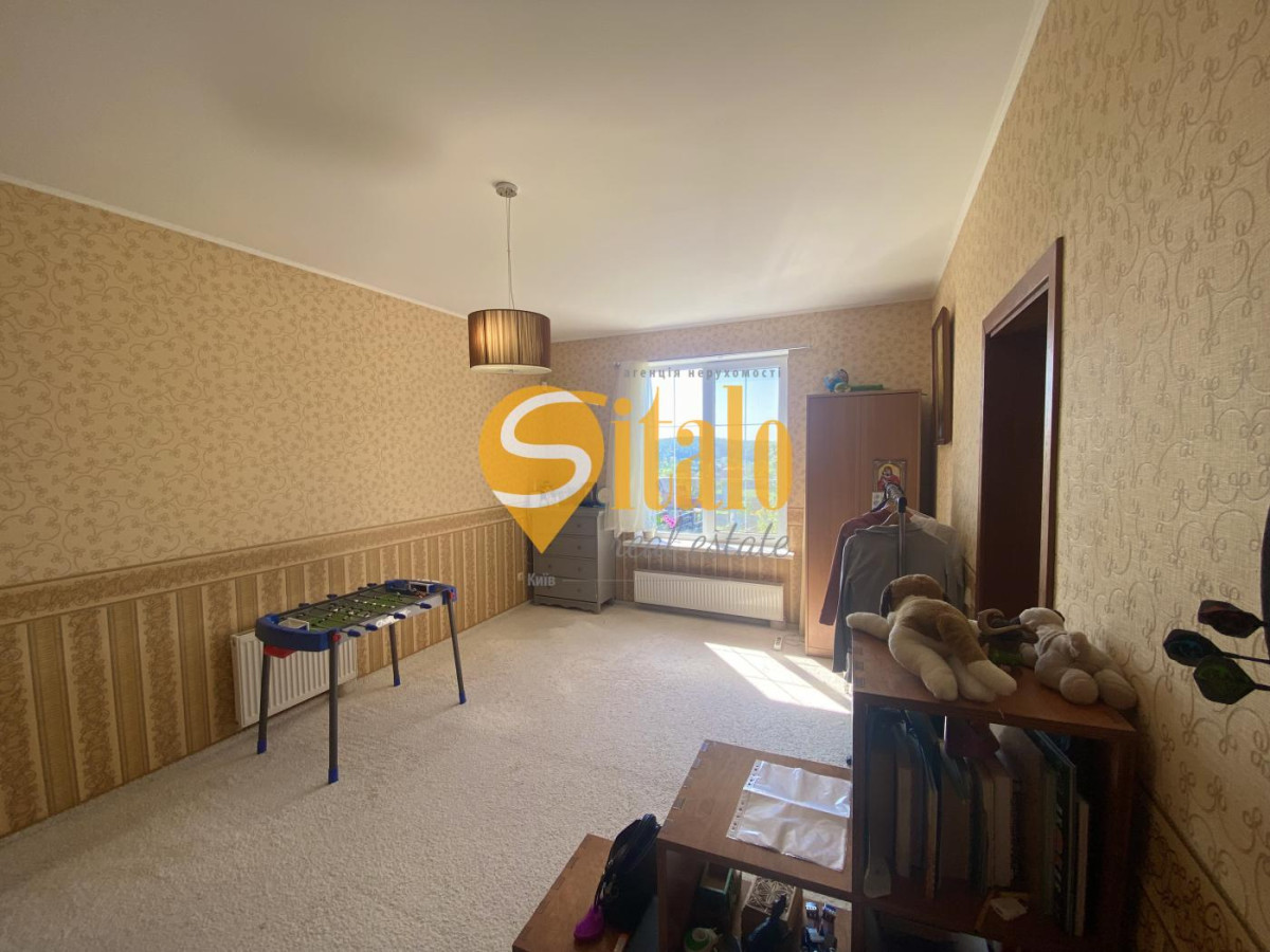 Foto Casa, para alquilar. Старые Безрадичи