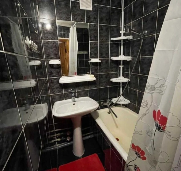 Foto 1. Tres Ambientes piso, para alquilar. Poltava Шевченковский (Октябрьский)