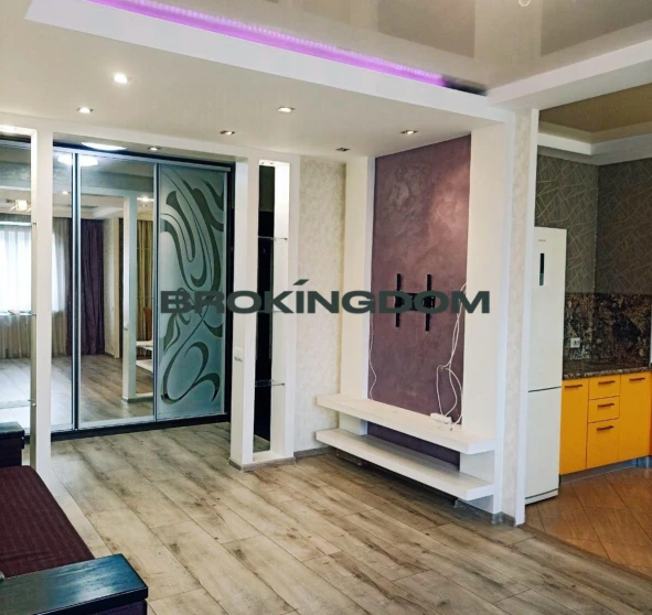 Fotografie 1. Trei Camere apartament, de vânzare. Kyiv Соломенский
