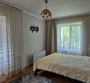 Zdjęcie 2. Trzypokojowe mieszkanie, do wynajęcia. Kyiv Деснянский район, Chernihivska