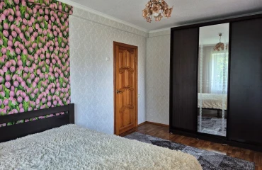 Zdjęcie Trzypokojowe mieszkanie, do wynajęcia. Kyiv Деснянский район, Chernihivska