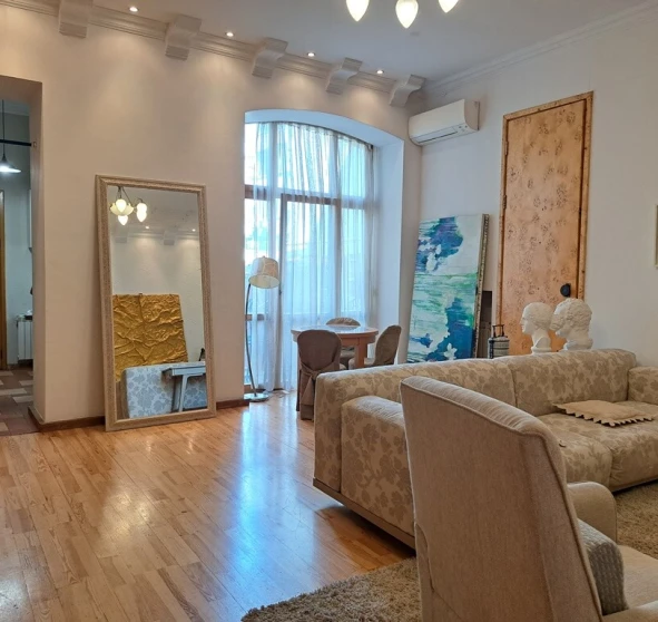 Photo 1. Three-Room flat, for sale. Kyiv Шевченковский район, Universytet