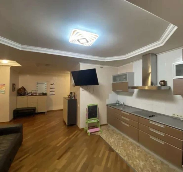 Фото 1. Трикімнатна квартира, продаж. Київ Дарницкий район, Позняки