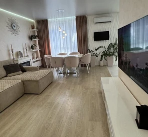 Foto 2. Cuatro Ambientes piso, en venta. Kyiv Голосеевский, Teremky