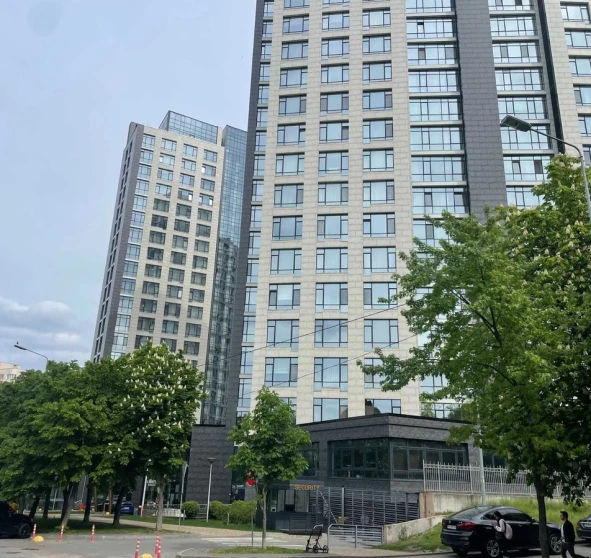 Foto 1. Dos Ambientes piso, en venta. Kyiv Голосеевский, Demiivska