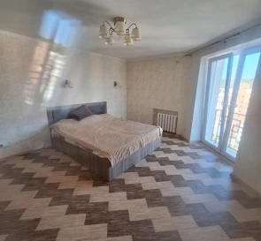 Foto 2. Tres Ambientes piso, para alquilar. Poltava Подольский