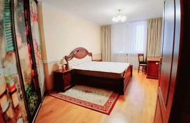 Fotografie Trei Camere apartament, de închiriat. Kyiv Дарницкий