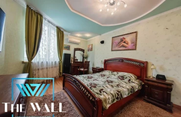 Фото Трехкомнатная квартира, аренда. Киев Дарницкий