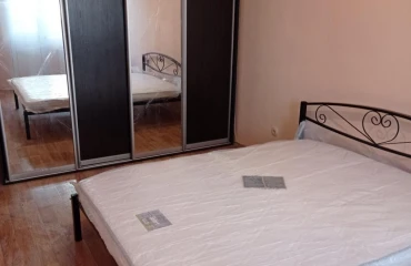 Fotografie Trei Camere apartament, de închiriat. Kyiv Дарницкий